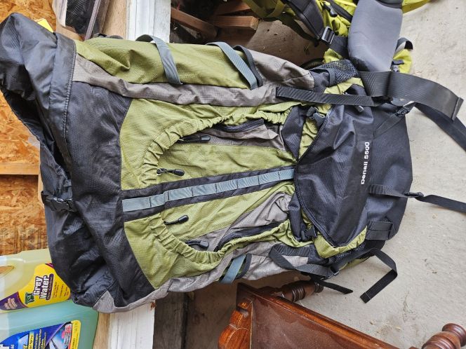 ALPS Mountaineering Denali 5500 Backpack Image