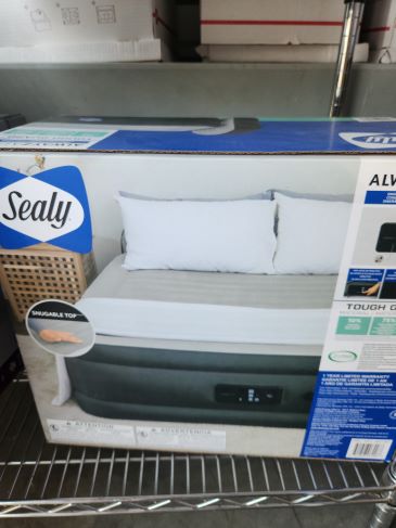 Sealy AlwayzAire Tough Guard Queen 18” Airbed - 1 set of sheets (new) Image