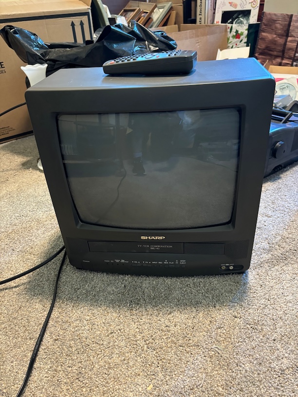 Sharp TV/VCR Combo Image