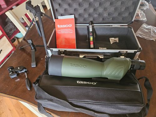 Tasco Spotting Scope kit w/Hard Shell Case Image