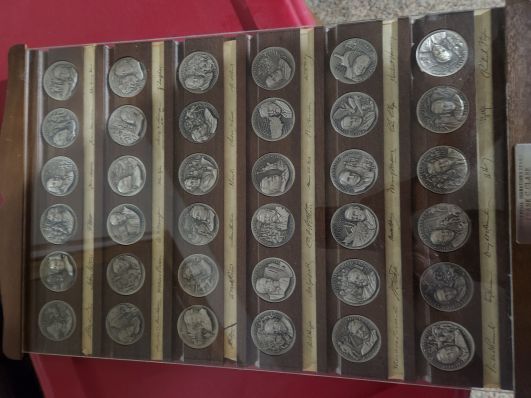 Wittnauer Mint Presidential Medallion Set Image