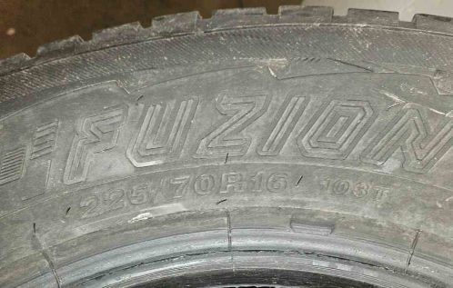 Lightly Used Fuzion 225/70R16 103T all-season tires - 4 Image